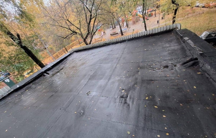 Строгинский бульвар, д. 14 к. 3 и Строгинский бульвар, д. 26 к. 1, 2 и 3 — очистили козырьки