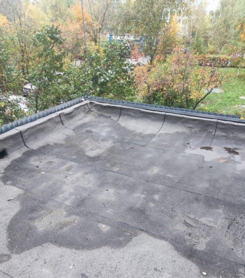 Строгинский бульвар, д. 14 к. 3 и Строгинский бульвар, д. 26 к. 1, 2 и 3 — очистили козырьки